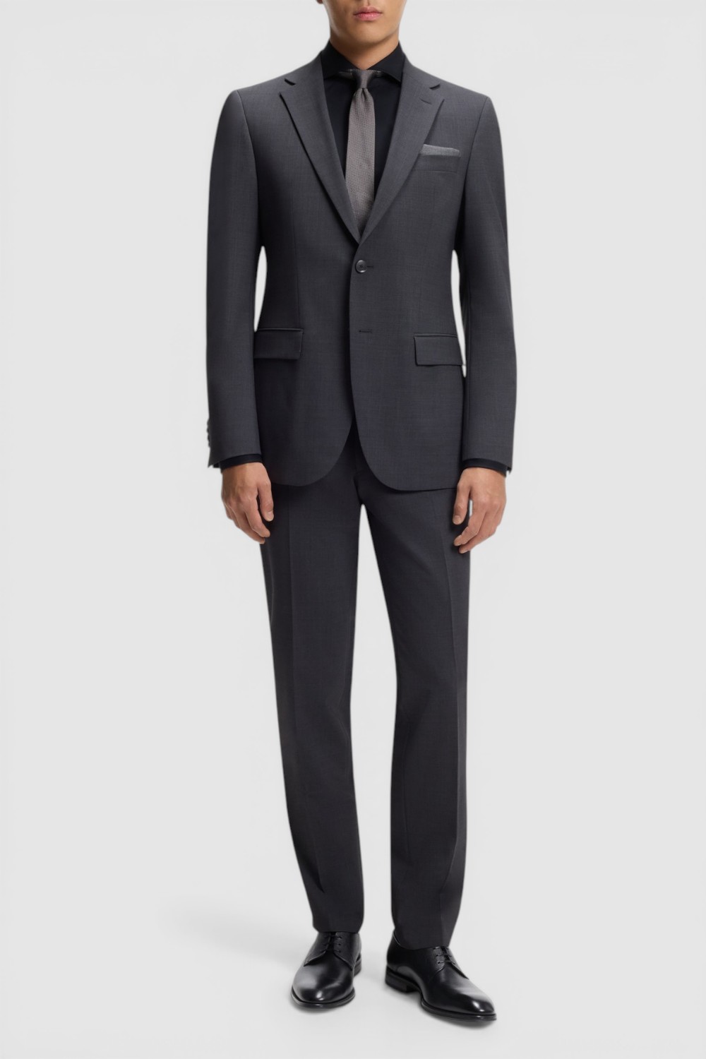 תמונת כל הלוק של נעלי דרבי עור